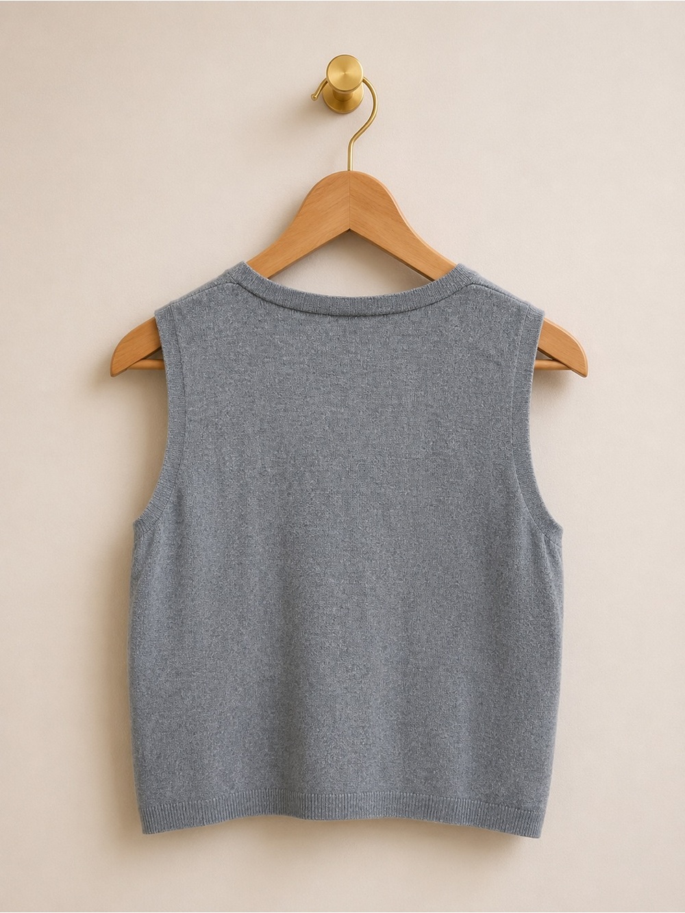 H&M Divided Gray Slightly Cropped Sweater Vest Size Small | V-Neck Knit - Picture 2 of 4